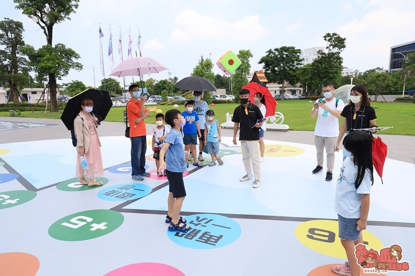 【台南活動】暑假限定飛機大富翁來了！巨型彈弓、火箭版跳房子和3D大型拼圖通通免費玩：萬國通路創意觀光工廠 - 熱血玩台南。跳躍新世界