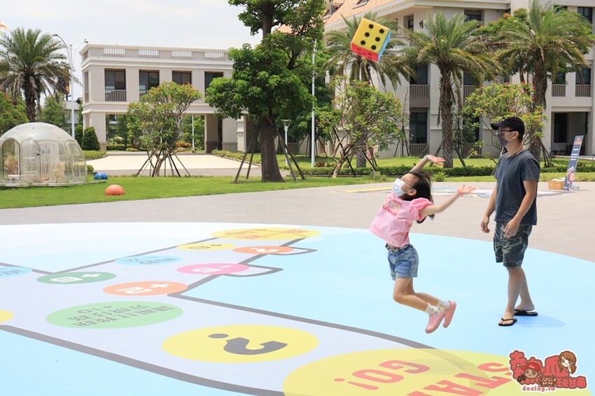 【台南活動】暑假限定飛機大富翁來了！巨型彈弓、火箭版跳房子和3D大型拼圖通通免費玩：萬國通路創意觀光工廠 - 熱血玩台南。跳躍新世界