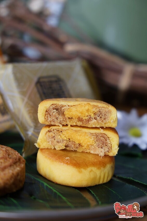 【台灣伴手禮】跳脫你想像中的肉鬆餅！皮薄餡多口味層次豐富，麻糬金沙芋泥通通包在裡面：胖肉鋪 - 熱血玩台南。跳躍新世界