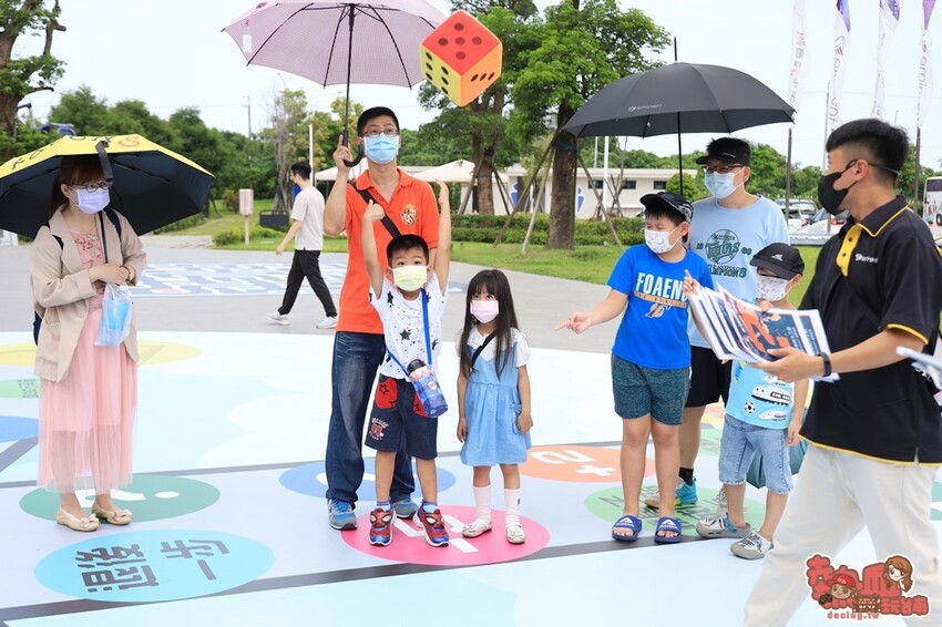 【台南活動】暑假限定飛機大富翁來了！巨型彈弓、火箭版跳房子和3D大型拼圖通通免費玩：萬國通路創意觀光工廠 - 熱血玩台南。跳躍新世界