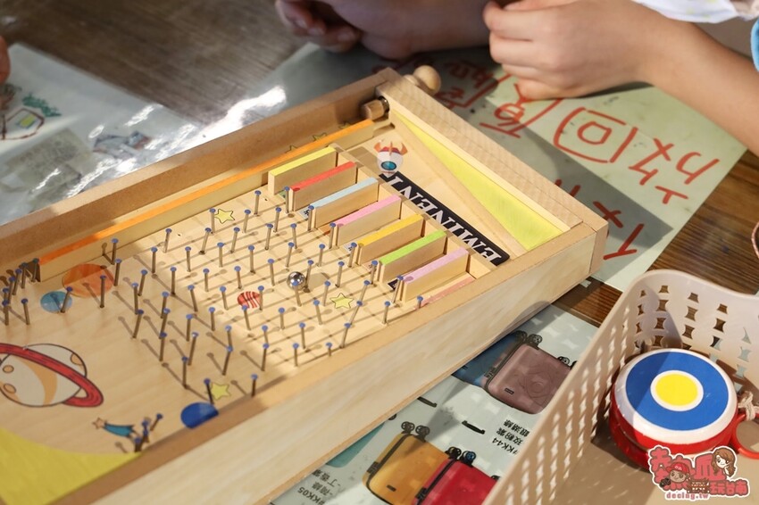 【台南活動】暑假限定飛機大富翁來了！巨型彈弓、火箭版跳房子和3D大型拼圖通通免費玩：萬國通路創意觀光工廠 - 熱血玩台南。跳躍新世界