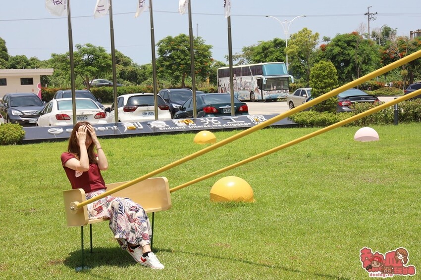 【台南活動】暑假限定飛機大富翁來了！巨型彈弓、火箭版跳房子和3D大型拼圖通通免費玩：萬國通路創意觀光工廠 - 熱血玩台南。跳躍新世界