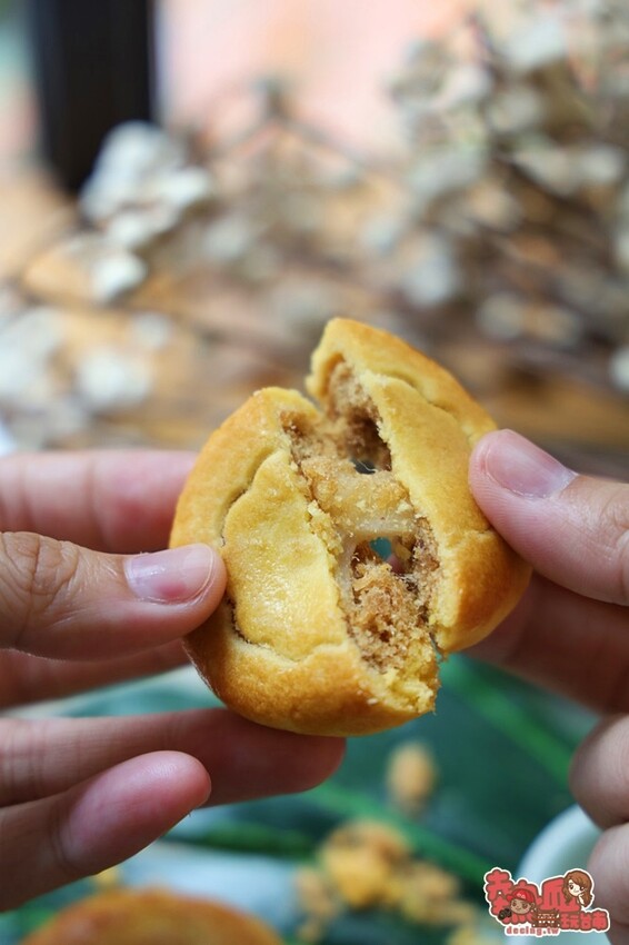 【台灣伴手禮】跳脫你想像中的肉鬆餅！皮薄餡多口味層次豐富，麻糬金沙芋泥通通包在裡面：胖肉鋪 - 熱血玩台南。跳躍新世界