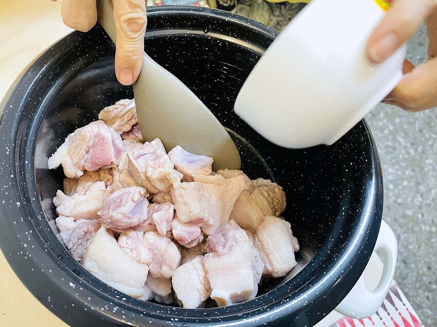 【Fujitek富士電通】微電腦達人料理鍋 FTP-EP705｜首創先爆香後炊煮-多功能不沾蒸鍋｜小家庭都在用的迷你電鍋！