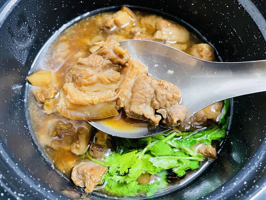 【Fujitek富士電通】微電腦達人料理鍋 FTP-EP705｜首創先爆香後炊煮-多功能不沾蒸鍋｜小家庭都在用的迷你電鍋！