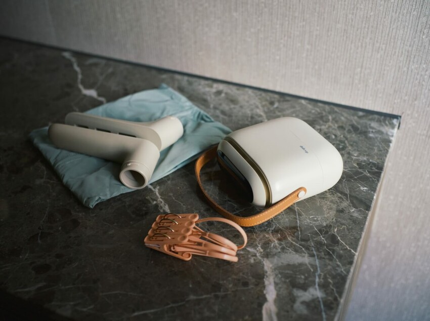 烘鞋機推薦| 烘鞋、烘衣、暖被一機完成|美型智能定時450g輕巧好攜帶|大可波波多功能負離子烘鞋機