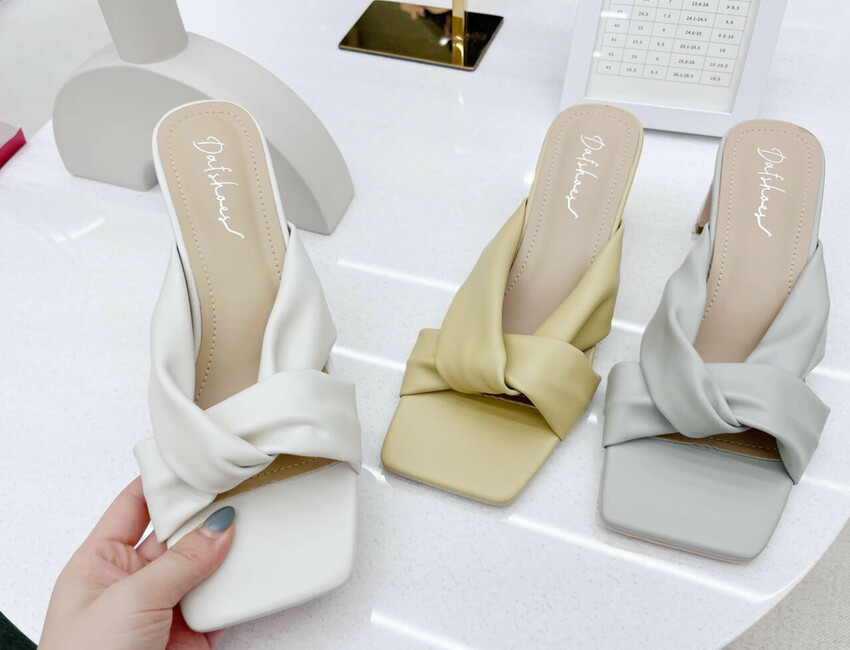 網拍女鞋推薦D+AF｜全台最美鞋店。D+AF信義門市｜夢幻裝潢宛如咖啡廳