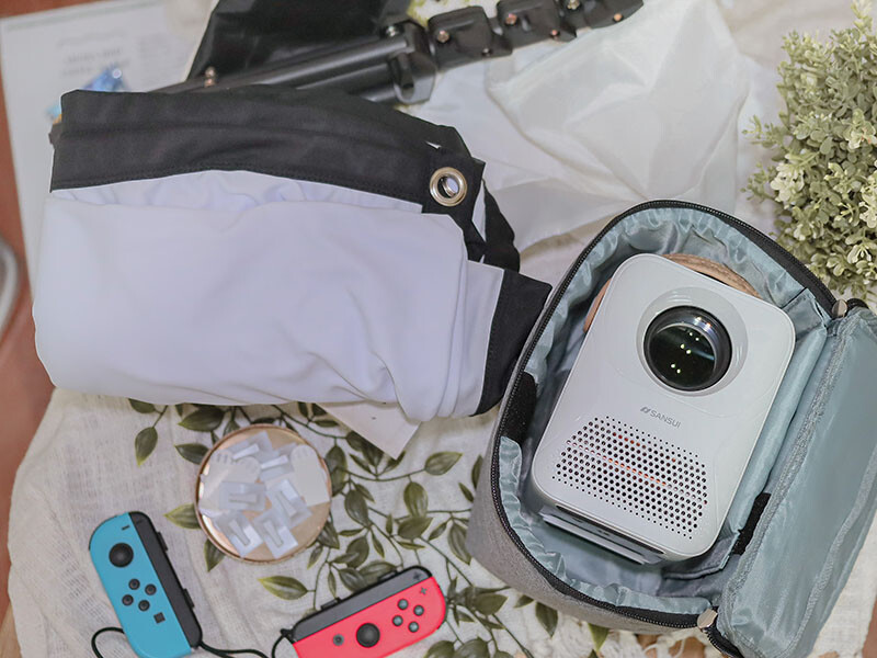 SANSUI山水無線微型行動投影機SPJ-MM,無印風設計 FULL HD高畫質梯形校正 內建 Android9.0 支援NETFLIX Disney+