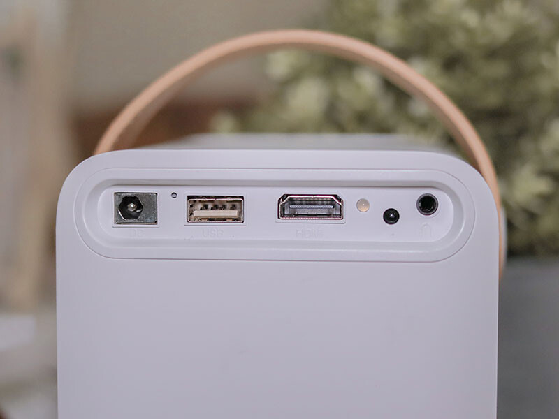 SANSUI山水無線微型行動投影機SPJ-MM,無印風設計 FULL HD高畫質梯形校正 內建 Android9.0 支援NETFLIX Disney+