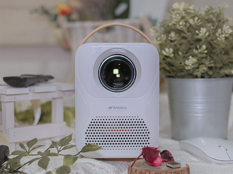 SANSUI山水無線微型行動投影機SPJ-MM,無印風設計 FULL HD高畫質梯形校正 內建 Android9.0 支援NETFLIX Disney+