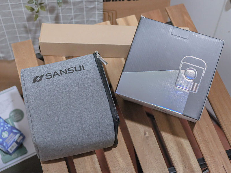 SANSUI山水無線微型行動投影機SPJ-MM,無印風設計 FULL HD高畫質梯形校正 內建 Android9.0 支援NETFLIX Disney+