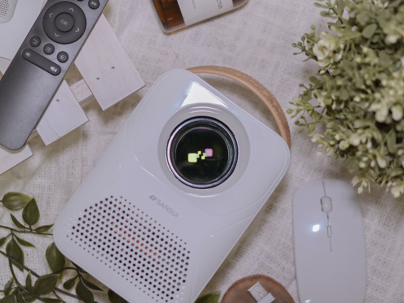 SANSUI山水無線微型行動投影機SPJ-MM,無印風設計 FULL HD高畫質梯形校正 內建 Android9.0 支援NETFLIX Disney+