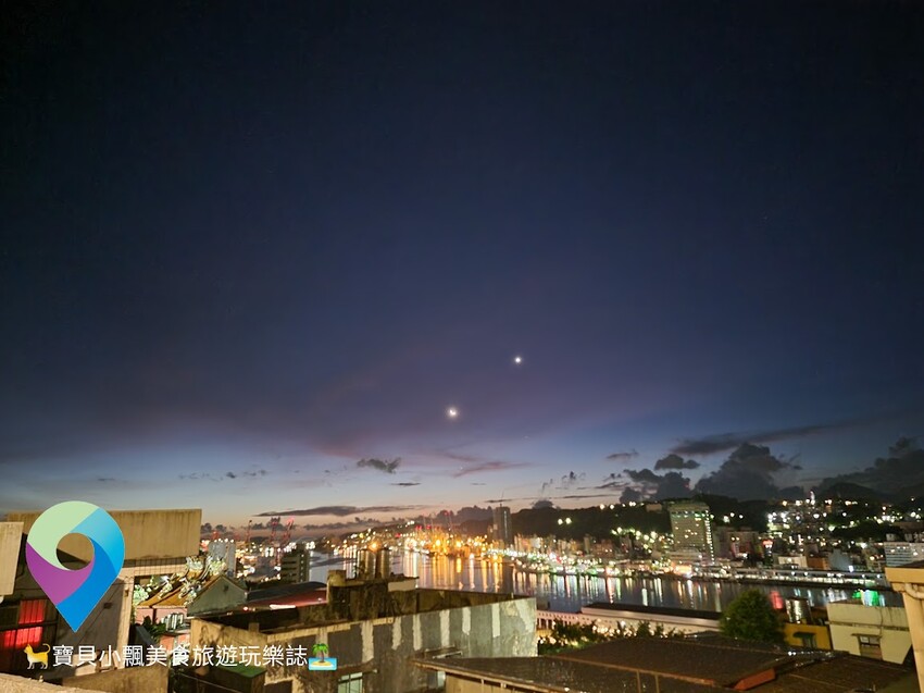 [旅遊]讓人有總彷彿進入大賣場停車場的錯覺 穿越蜿蜒的迴旋道路 印入眼簾的海景 近在眼前 虎仔山迴車塔  KEELUNG地標公園
