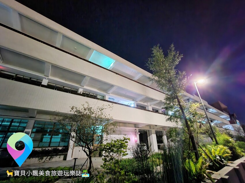 [旅遊]讓人有總彷彿進入大賣場停車場的錯覺 穿越蜿蜒的迴旋道路 印入眼簾的海景 近在眼前 虎仔山迴車塔  KEELUNG地標公園