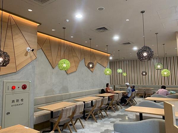 [ 桃園水族館 ] Xpark/企鵝隧道/巨型透明觀景窗/水母水晶球/觀賞企鵝咖啡廳