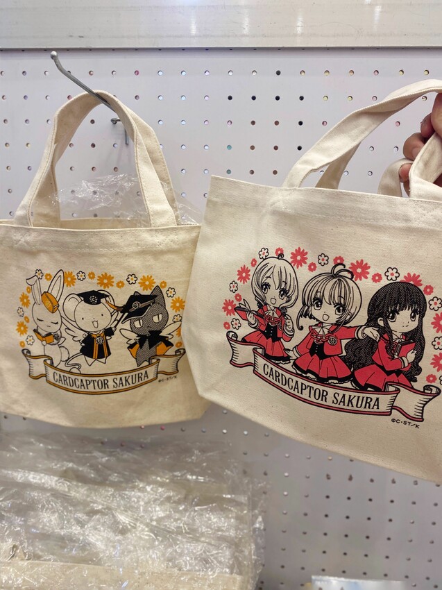 [台中展覽] 2022年庫洛魔法使特展插旗台中！即日起～9/18免費逛｜三大必拍景點｜多幅特選彩稿展出｜歷代卡片震撼登場｜粉絲必衝 - 萍姐愛分享