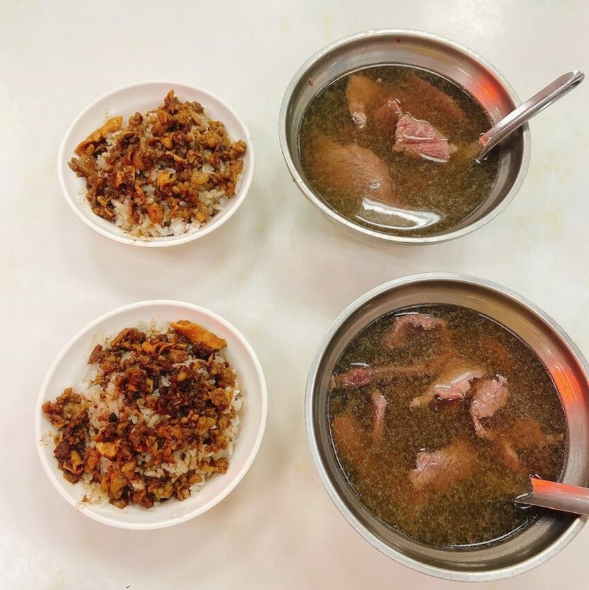 旗哥牛肉湯 小菜 滷肉飯 肉燥飯 炒牛肉 必吃 牛肉飯 菜單 價格