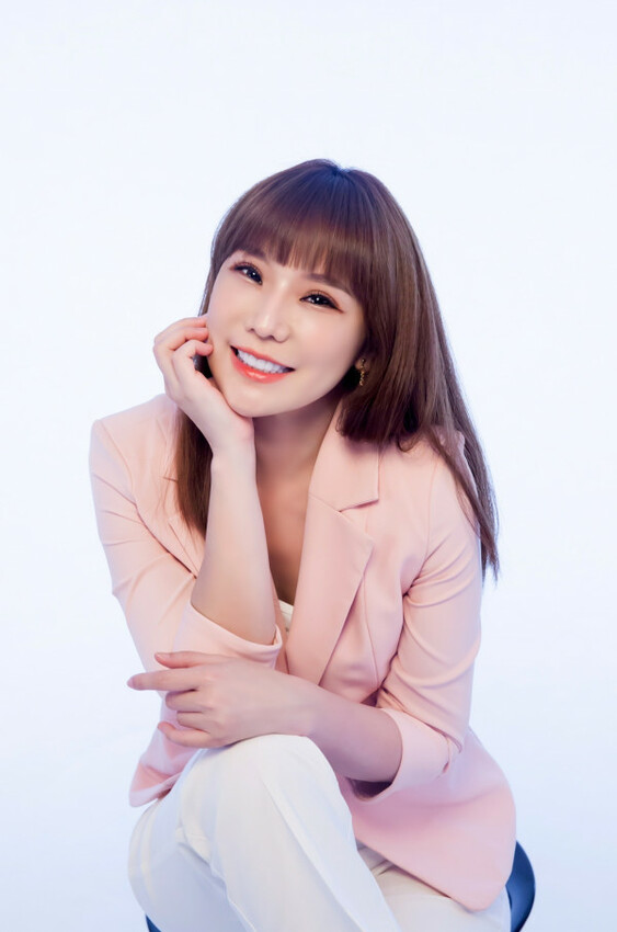 公益團體中秋禮盒2022-中華鳯凰展翅關懷協會中秋禮盒，2022公益團體禮盒推薦，女力正能量協會支持在地小農推出公益禮盒