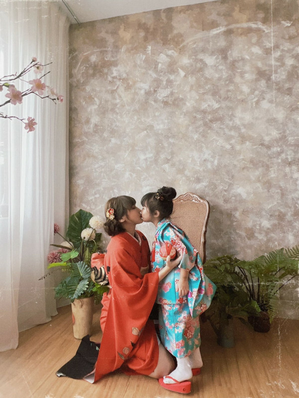 公益團體中秋禮盒2022-中華鳯凰展翅關懷協會中秋禮盒，2022公益團體禮盒推薦，女力正能量協會支持在地小農推出公益禮盒