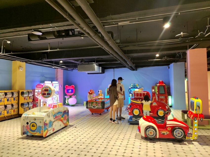 【屏東親子住宿】墾丁長灘休閒飯店.超大遊戲室+戲水池+賽車,住宿好選擇!