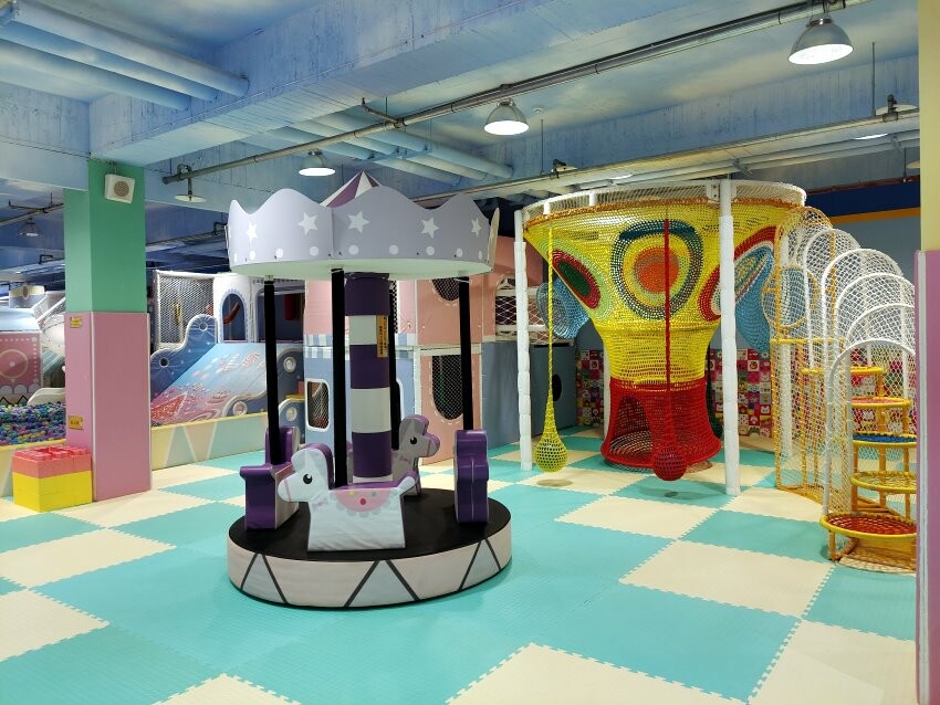 【屏東親子住宿】墾丁長灘休閒飯店.超大遊戲室+戲水池+賽車,住宿好選擇!