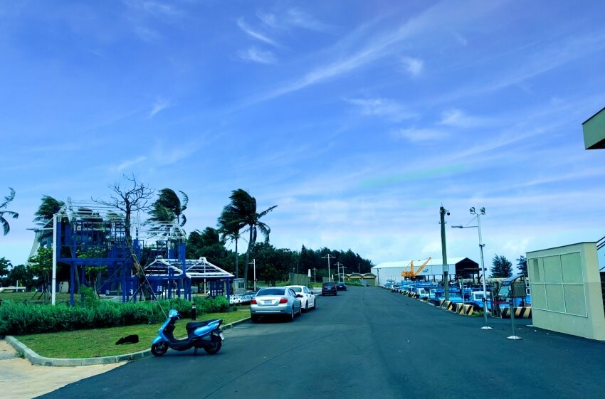 【屏東親子住宿】墾丁長灘休閒飯店.超大遊戲室+戲水池+賽車,住宿好選擇!