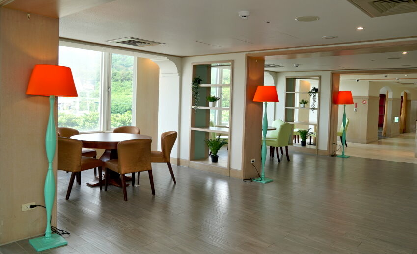 【屏東親子住宿】墾丁長灘休閒飯店.超大遊戲室+戲水池+賽車,住宿好選擇!