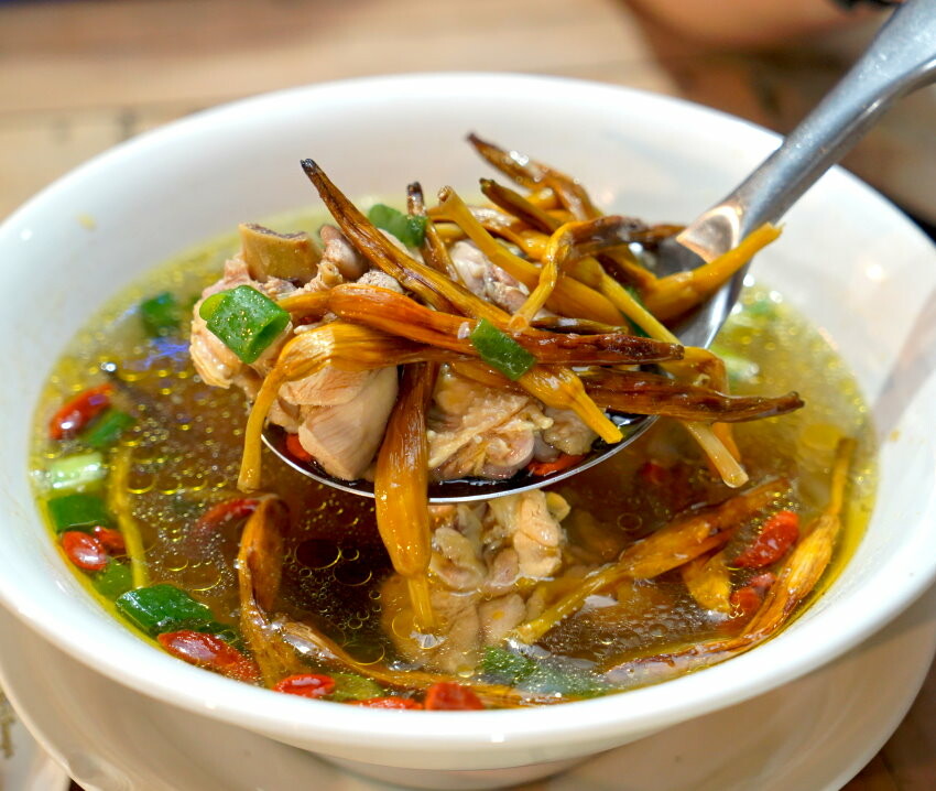 【花蓮景點】來去赤柯山住一晚!加蜜園無菜單金針花料理、住宿推薦!