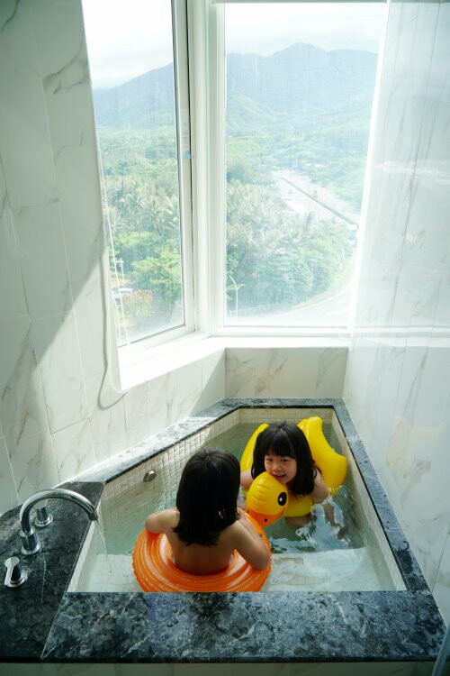 【屏東親子住宿】墾丁長灘休閒飯店.超大遊戲室+戲水池+賽車,住宿好選擇!