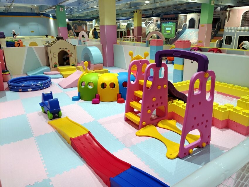 【屏東親子住宿】墾丁長灘休閒飯店.超大遊戲室+戲水池+賽車,住宿好選擇!