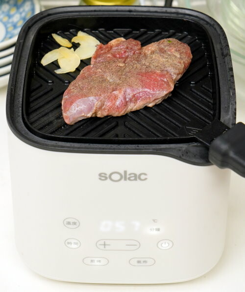 【開箱】Solac 迷你氣炸鍋．簡約外型+超省空間!氣炸、煎烤一機完成!