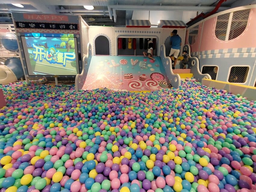 【屏東親子住宿】墾丁長灘休閒飯店.超大遊戲室+戲水池+賽車,住宿好選擇!