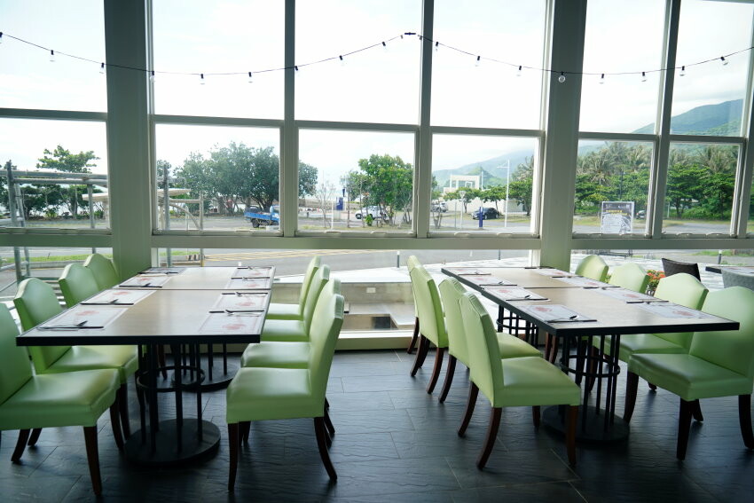 【屏東親子住宿】墾丁長灘休閒飯店.超大遊戲室+戲水池+賽車,住宿好選擇!