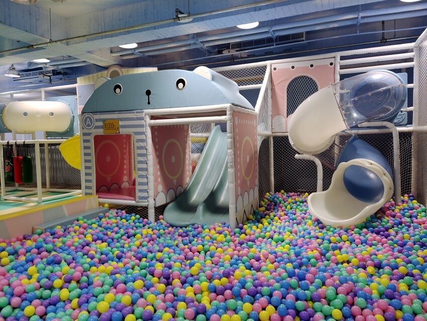 【屏東親子住宿】墾丁長灘休閒飯店.超大遊戲室+戲水池+賽車,住宿好選擇!