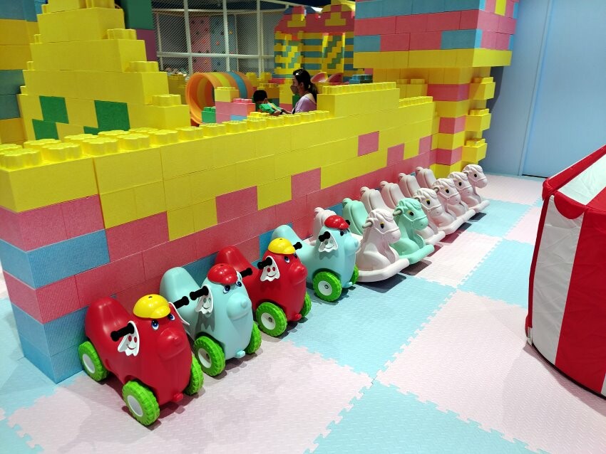 【屏東親子住宿】墾丁長灘休閒飯店.超大遊戲室+戲水池+賽車,住宿好選擇!