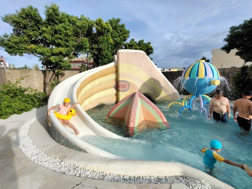 【屏東親子住宿】墾丁長灘休閒飯店.超大遊戲室+戲水池+賽車,住宿好選擇!