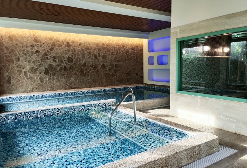 【屏東親子住宿】墾丁長灘休閒飯店.超大遊戲室+戲水池+賽車,住宿好選擇!