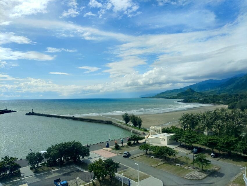 【屏東親子住宿】墾丁長灘休閒飯店.超大遊戲室+戲水池+賽車,住宿好選擇!