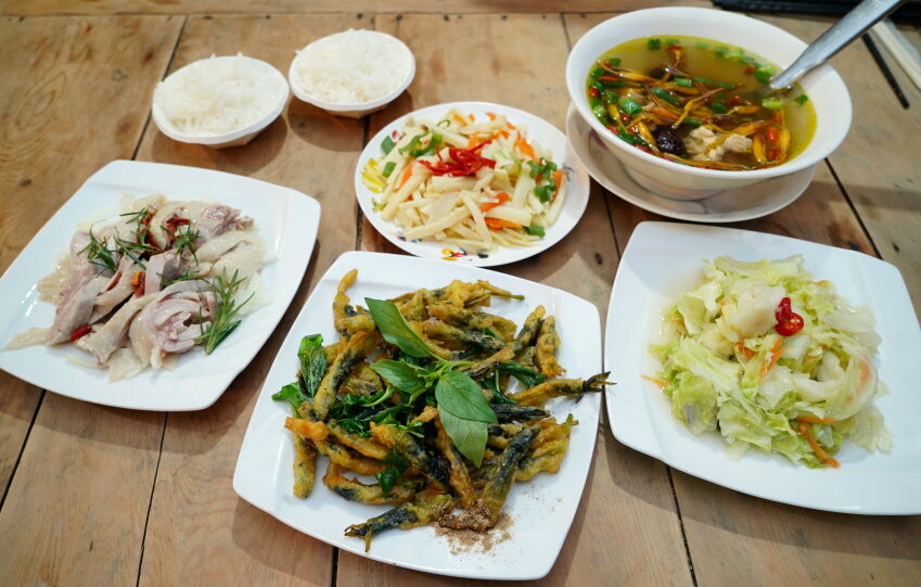 【花蓮景點】來去赤柯山住一晚!加蜜園無菜單金針花料理、住宿推薦!