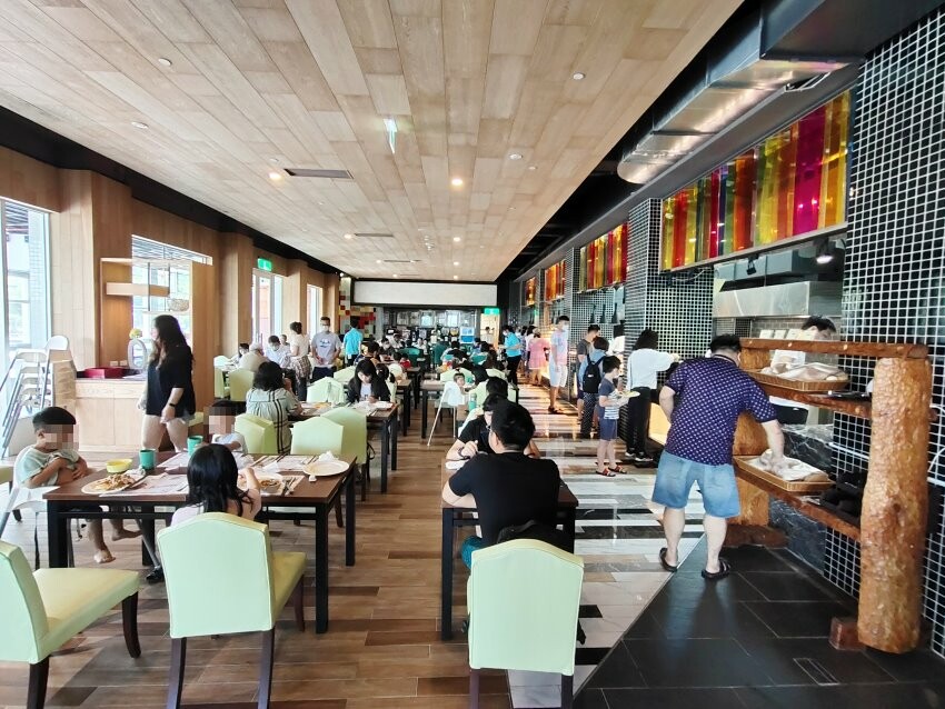 【屏東親子住宿】墾丁長灘休閒飯店.超大遊戲室+戲水池+賽車,住宿好選擇!