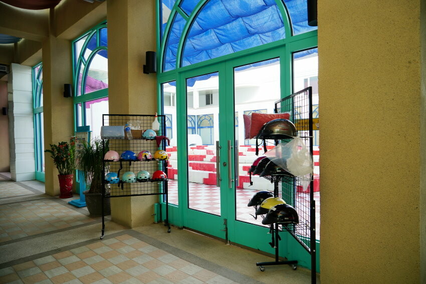 【屏東親子住宿】墾丁長灘休閒飯店.超大遊戲室+戲水池+賽車,住宿好選擇!