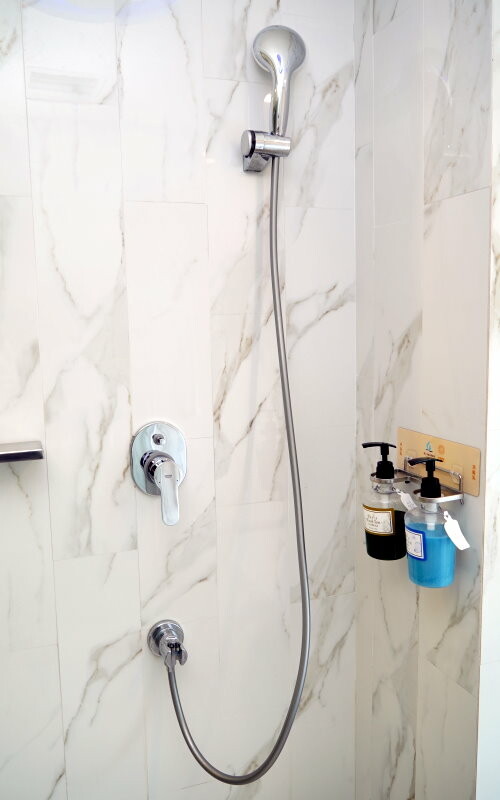 【屏東親子住宿】墾丁長灘休閒飯店.超大遊戲室+戲水池+賽車,住宿好選擇!