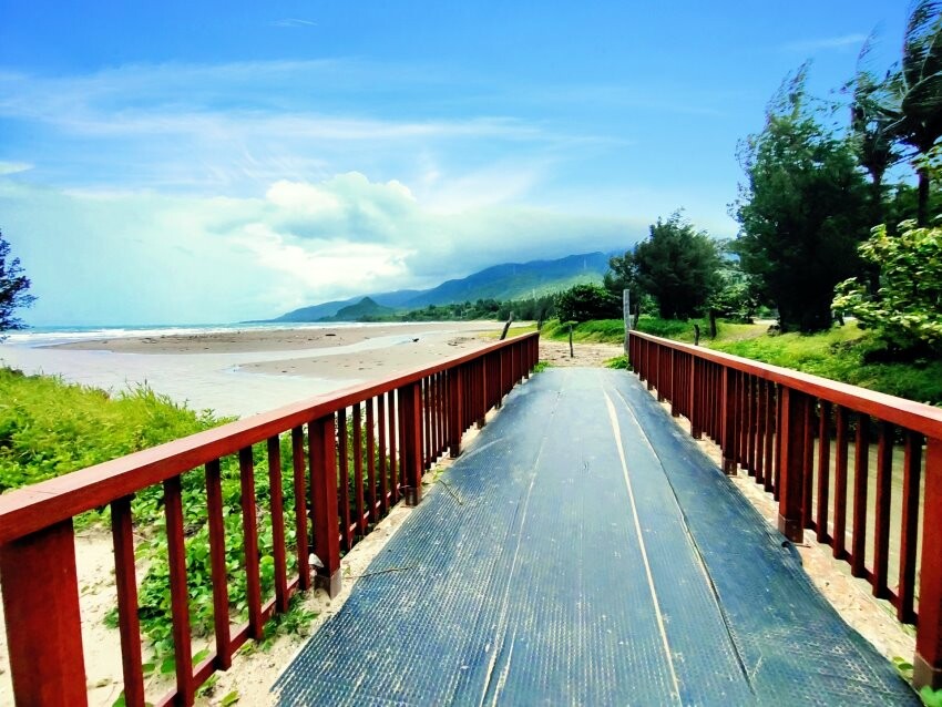 【屏東親子住宿】墾丁長灘休閒飯店.超大遊戲室+戲水池+賽車,住宿好選擇!