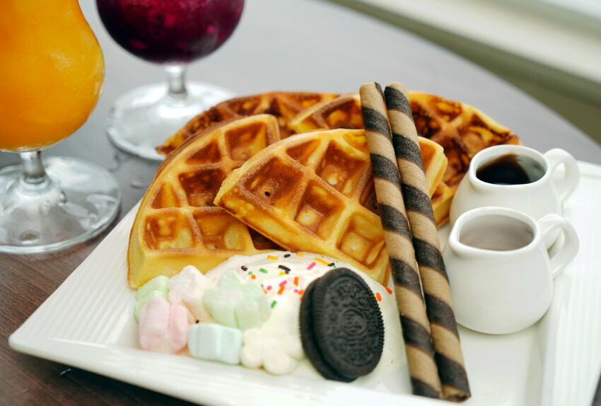 【屏東親子住宿】墾丁長灘休閒飯店.超大遊戲室+戲水池+賽車,住宿好選擇!