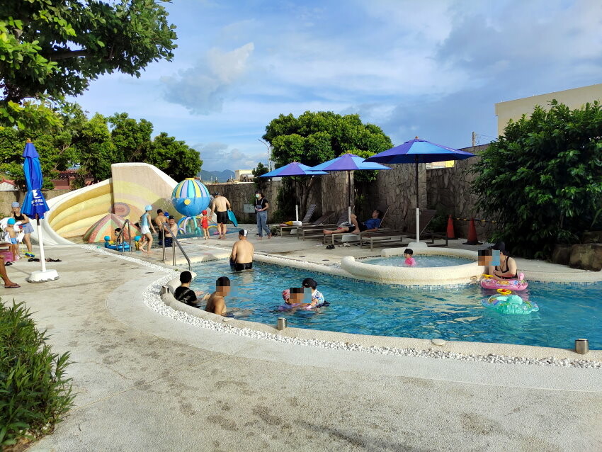 【屏東親子住宿】墾丁長灘休閒飯店.超大遊戲室+戲水池+賽車,住宿好選擇!