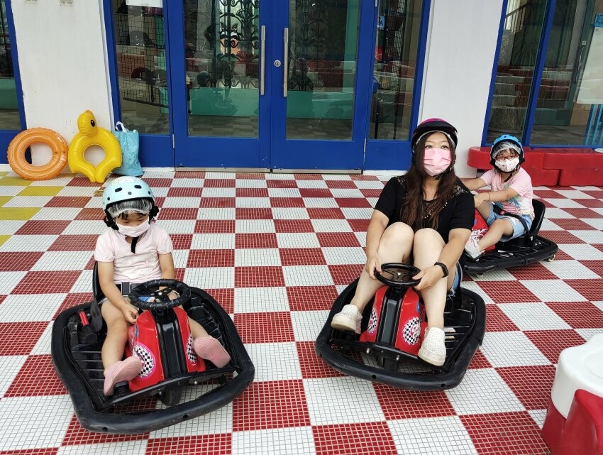 【屏東親子住宿】墾丁長灘休閒飯店.超大遊戲室+戲水池+賽車,住宿好選擇!