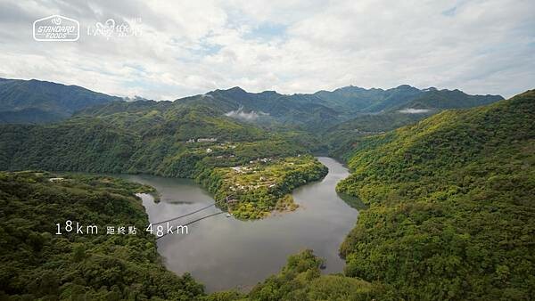 長者關懷紀錄片觀賞心得|【以愛樂活】|「幸福」要由自己來定義,每天都該為自己製造快樂回憶,盡心盡情陪