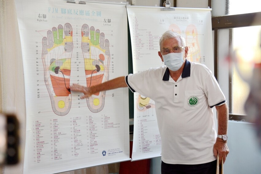 台東長濱東河遊程推薦|吳若石神父足部健康驛站 足部反射健康法發跡地 蘭調織女 阿美族染、鉤、織工藝DIY體驗 貼近大自然的藝術饗宴|西莉亞玩樂人生 015.JPG