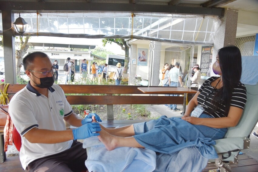 台東長濱東河遊程推薦|吳若石神父足部健康驛站 足部反射健康法發跡地 蘭調織女 阿美族染、鉤、織工藝DIY體驗 貼近大自然的藝術饗宴|西莉亞玩樂人生 024.jpg