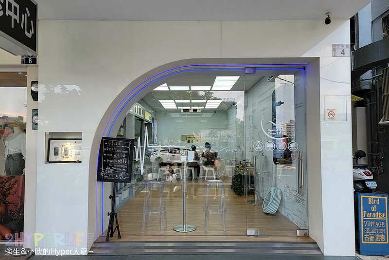 台中蘋果手機維修就找這家！直接在客戶面前拆解維修沒在怕你看，電池20分鐘完全搞定，現場還有零食可免費享用